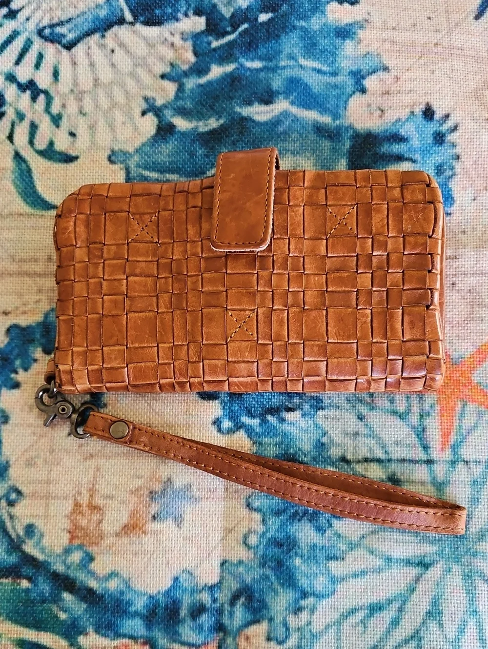 Vilenca Holland Woven Leather Wristlet